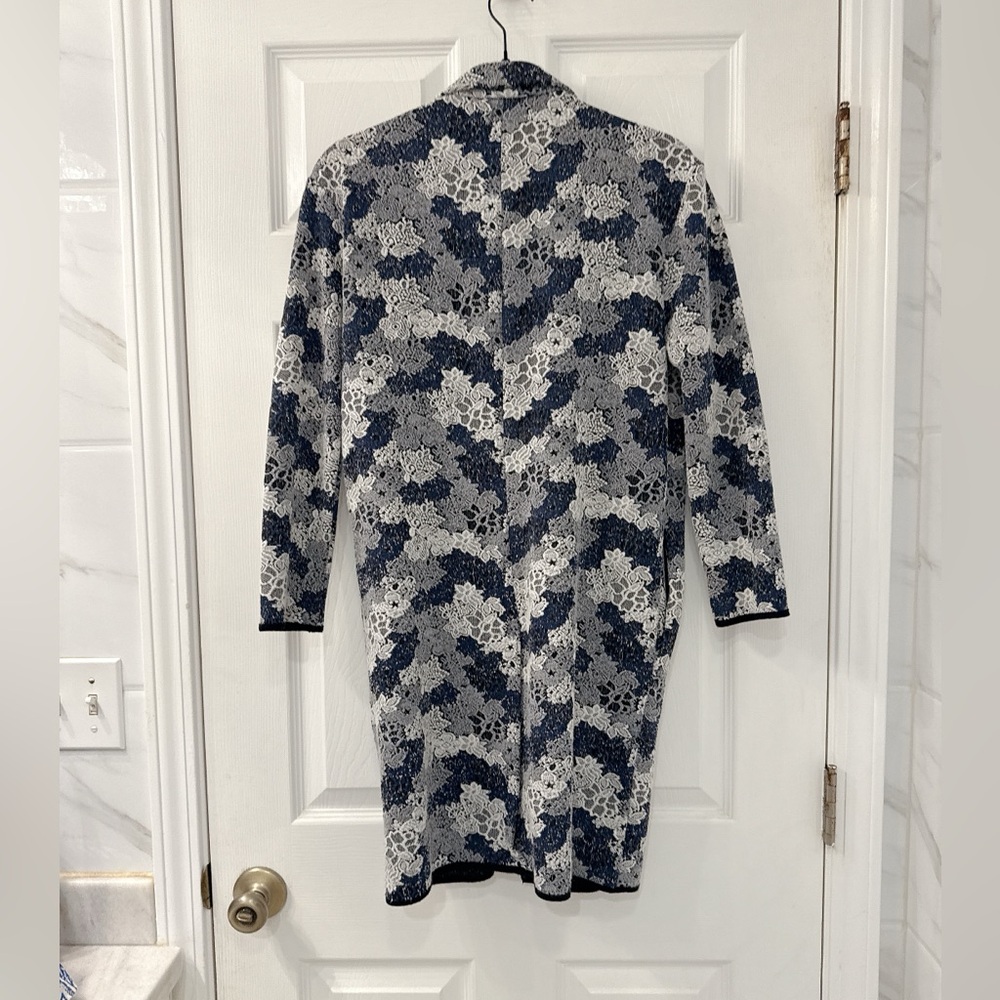 Philosophy Blue and White Floral Open-Front Long Knit Cardigan - Picture 2 of 6